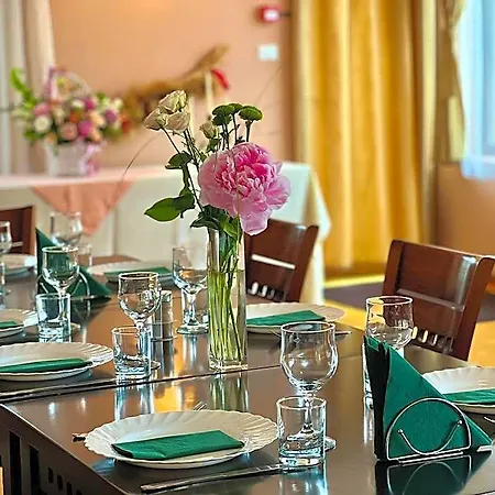 Oxford Inn&suites Hotel 3*