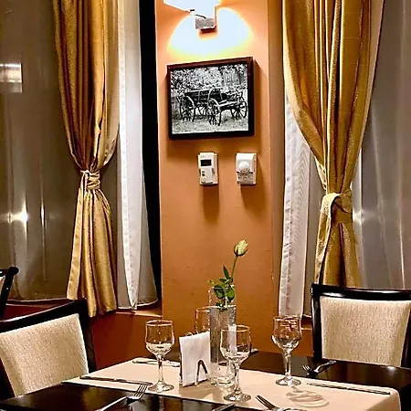 Oxford Inn&suites 3* 티미쇼아라