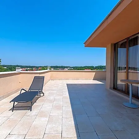 Oxford Inn&suites Hotel